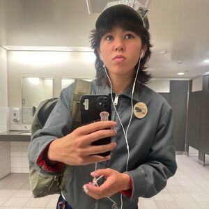 Meet your Posher, Chloe